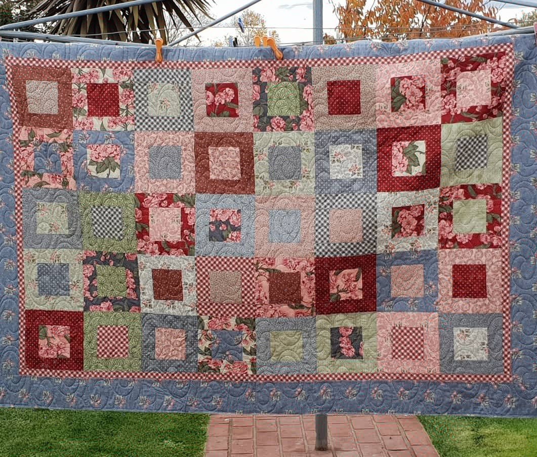 A Square in a Square - Hand pieced and professionally quilted - FREE Shipping in Australia