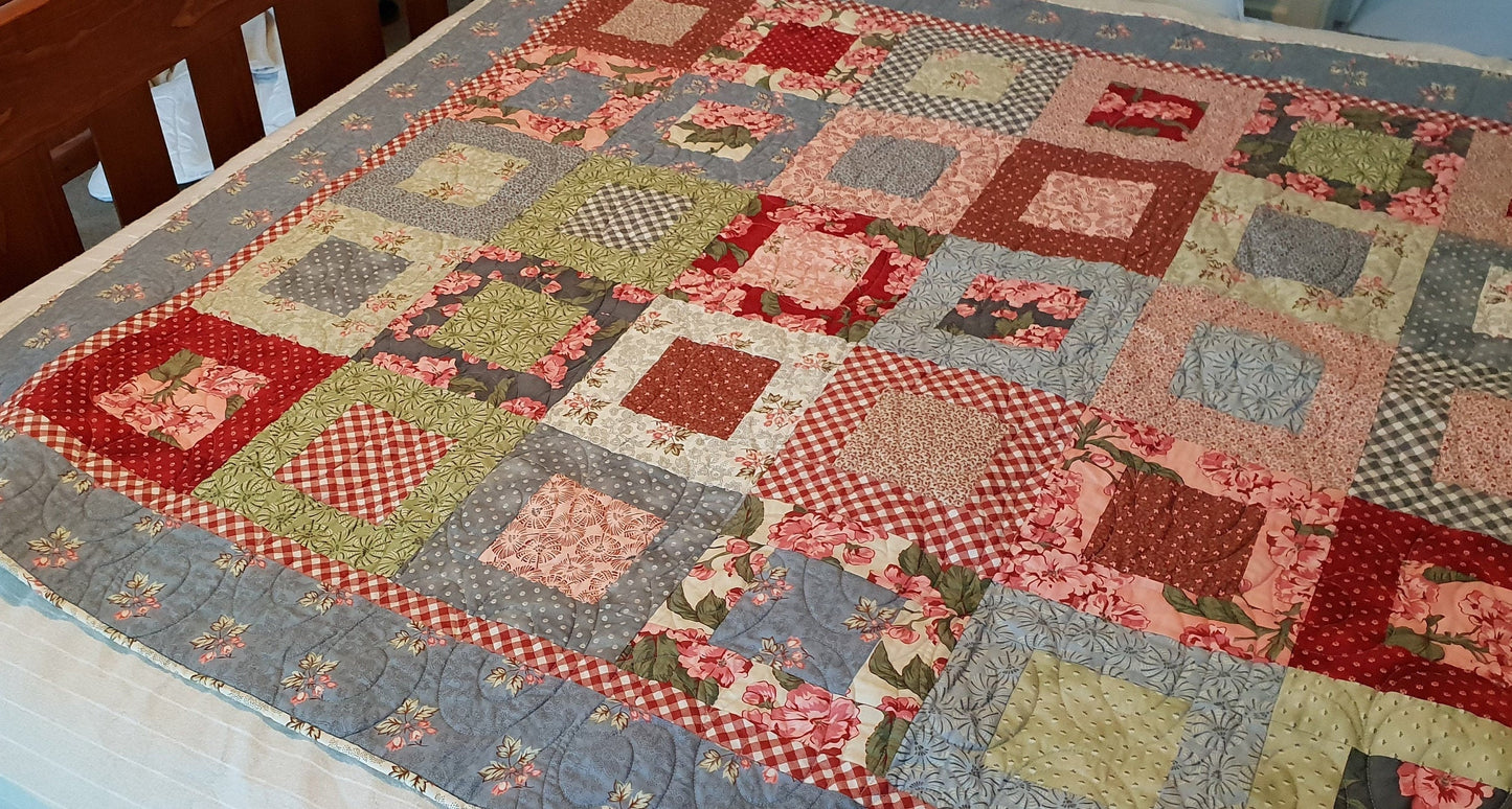 A Square in a Square - Hand pieced and professionally quilted - FREE Shipping in Australia